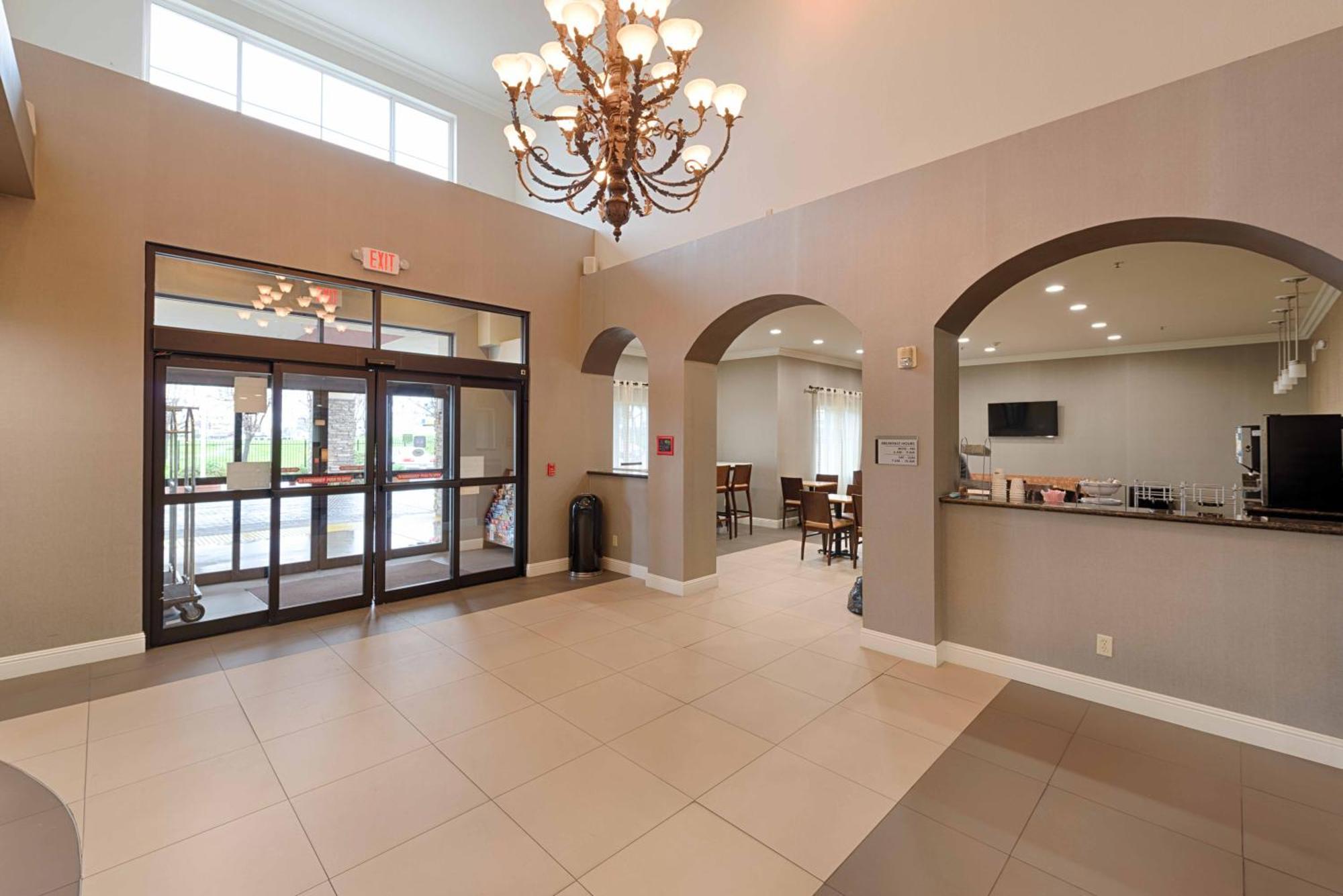 Best Western Plus Delta Inn & Suites Oakley Dış mekan fotoğraf