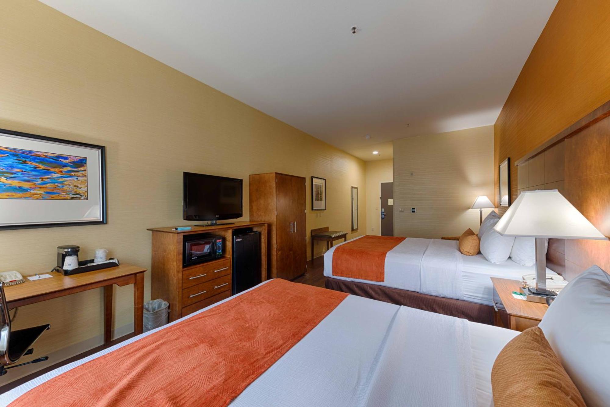 Best Western Plus Delta Inn & Suites Oakley Dış mekan fotoğraf