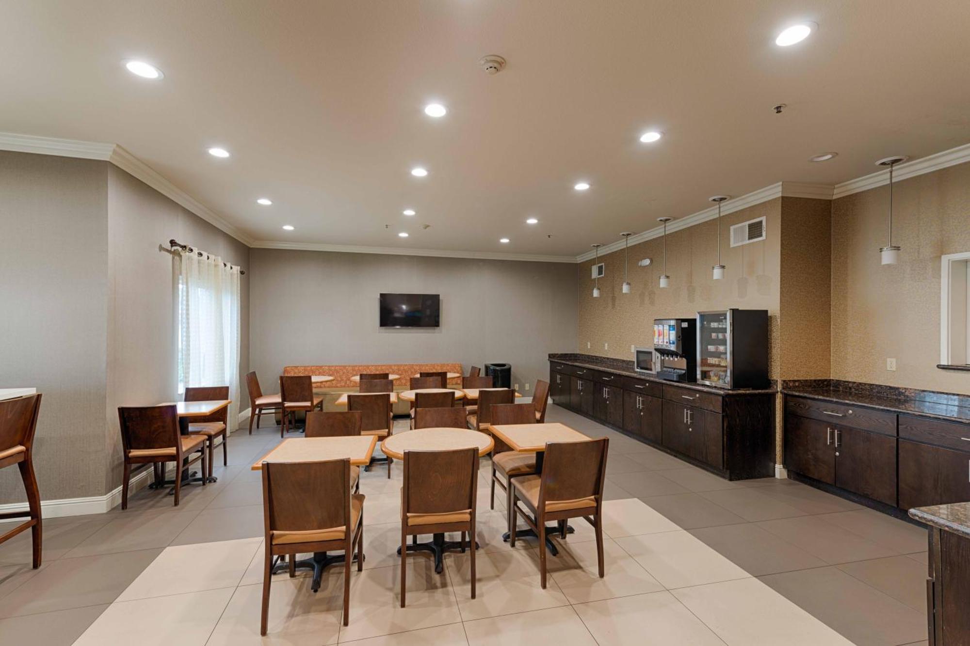 Best Western Plus Delta Inn & Suites Oakley Dış mekan fotoğraf