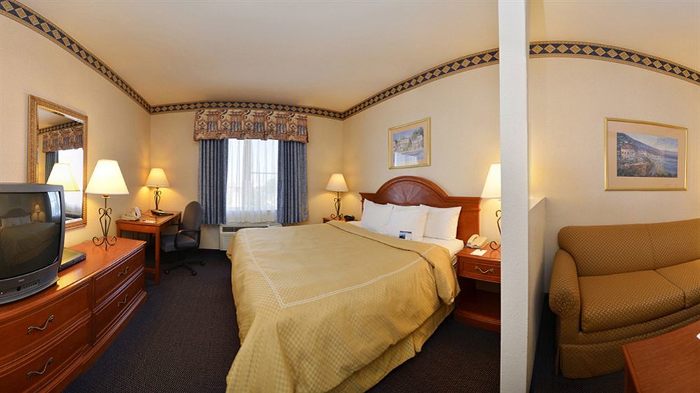 Best Western Plus Delta Inn & Suites Oakley Dış mekan fotoğraf