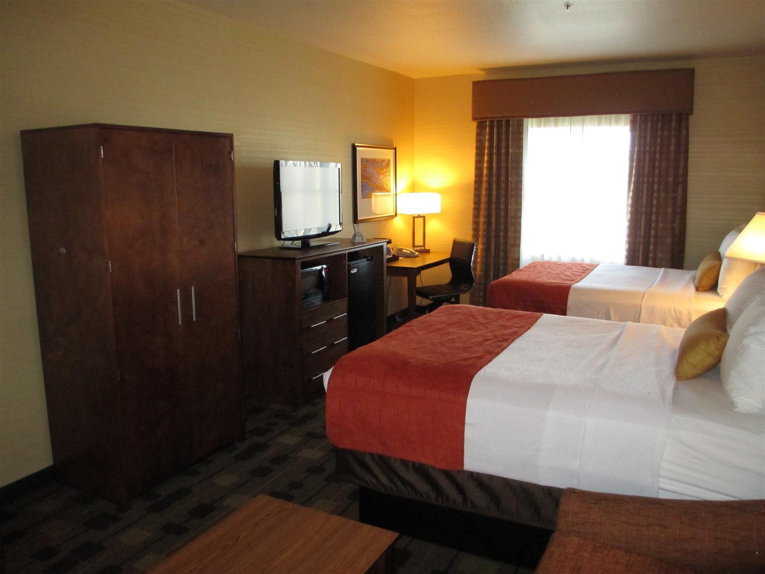 Best Western Plus Delta Inn & Suites Oakley Dış mekan fotoğraf